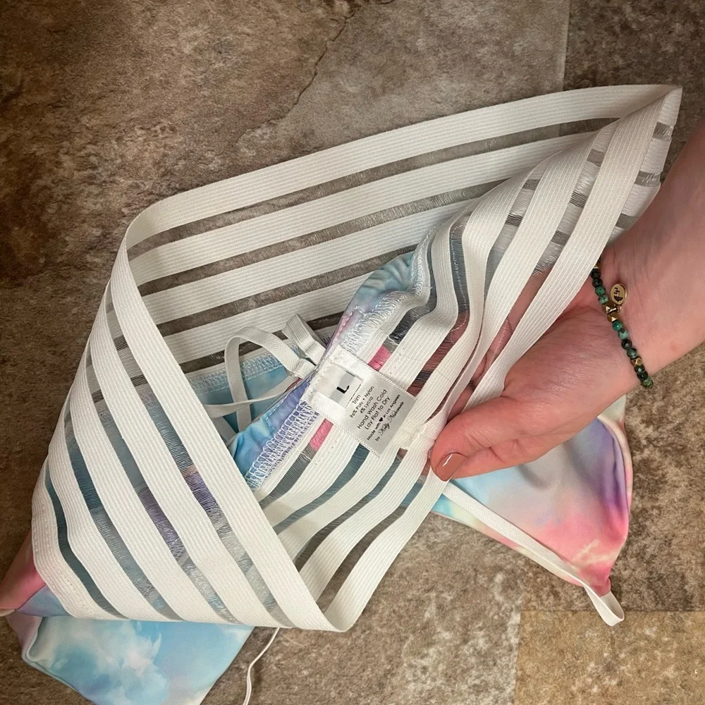 Cute Booty Unicorn Leggings - Picture 3 of 8